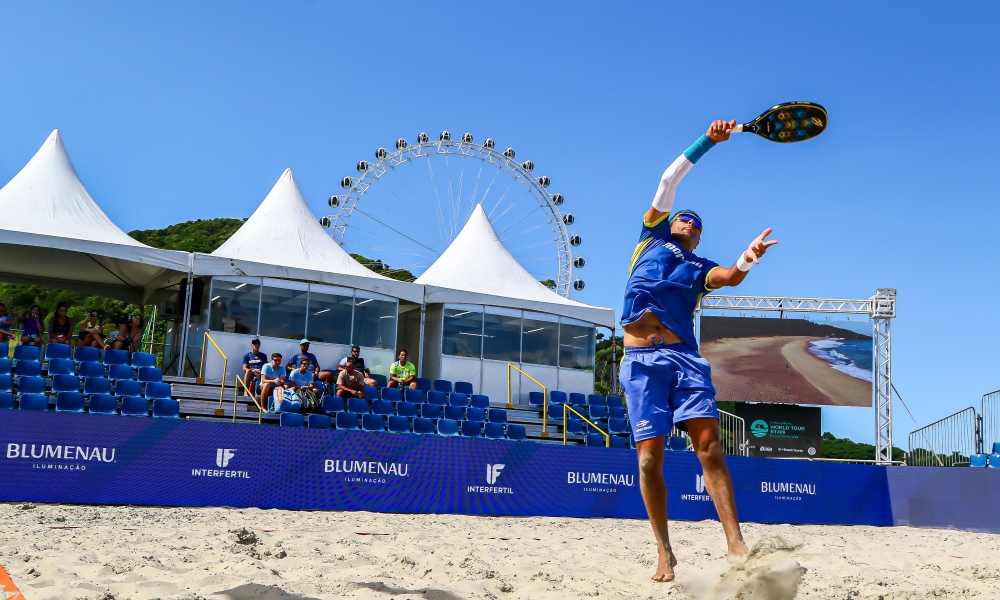 Estrelas do Beach Tennis Mundial disputam competição em Balneário Camboriú