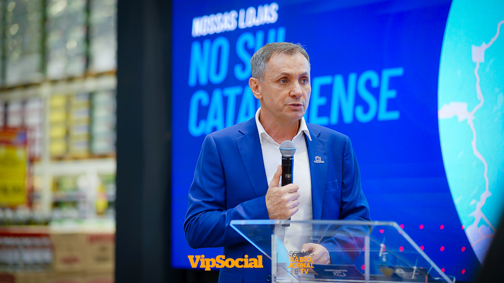  <div class='auto text-center'><a href='https://www.vipsocial.com.br/admin/image/foto/3221/377197lg.jpg' target='_blank' class='btn salvar'> <i class='fa fa-download'></i> Salvar</a> <a href='https://www.facebook.com/sharer.php?u=https://www.vipsocial.com.br/admin/image/foto/3221/377197lg.jpg' class='btn compart' target='_blank'> <i class='fa fa-facebook'></i> Compartilhar</a></div>