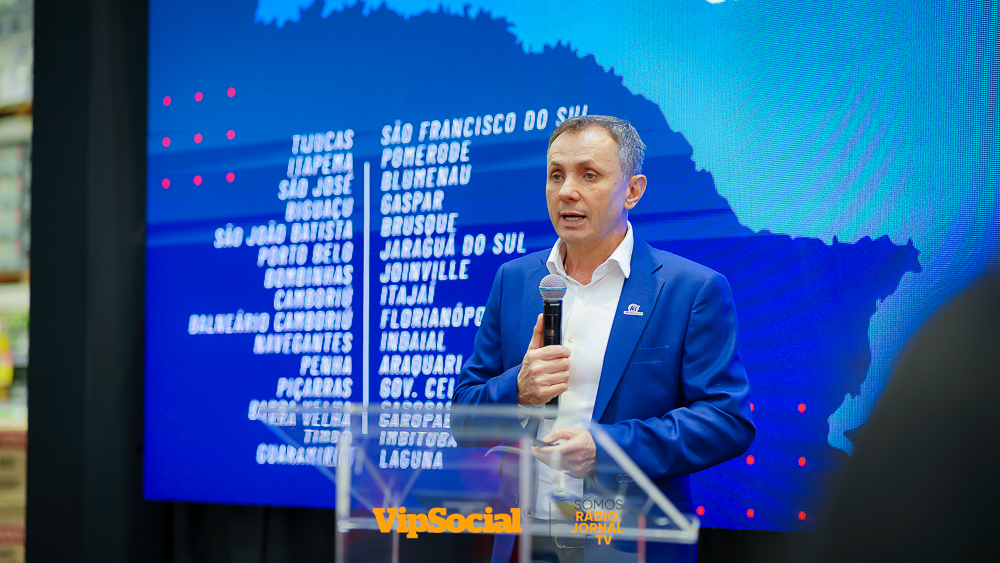  <div class='auto text-center'><a href='https://www.vipsocial.com.br/admin/image/foto/3221/377198lg.jpg' target='_blank' class='btn salvar'> <i class='fa fa-download'></i> Salvar</a> <a href='https://www.facebook.com/sharer.php?u=https://www.vipsocial.com.br/admin/image/foto/3221/377198lg.jpg' class='btn compart' target='_blank'> <i class='fa fa-facebook'></i> Compartilhar</a></div>