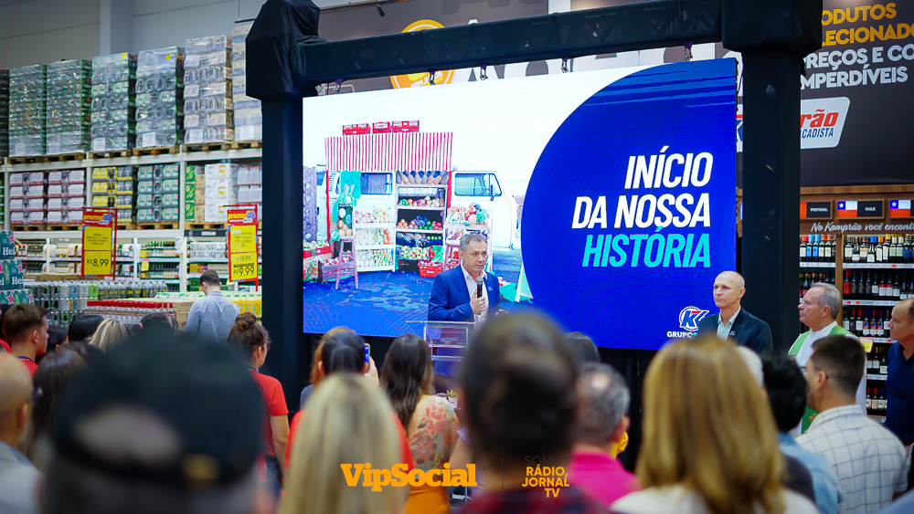  <div class='auto text-center'><a href='https://www.vipsocial.com.br/admin/image/foto/3221/377217lg.jpg' target='_blank' class='btn salvar'> <i class='fa fa-download'></i> Salvar</a> <a href='https://www.facebook.com/sharer.php?u=https://www.vipsocial.com.br/admin/image/foto/3221/377217lg.jpg' class='btn compart' target='_blank'> <i class='fa fa-facebook'></i> Compartilhar</a></div>
