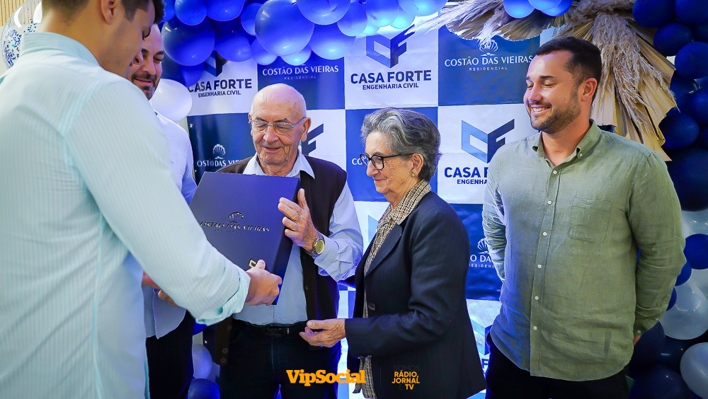  <div class='auto text-center'><a href='https://www.vipsocial.com.br/admin/image/foto/3222/377412lg.jpg' target='_blank' class='btn salvar'> <i class='fa fa-download'></i> Salvar</a> <a href='https://www.facebook.com/sharer.php?u=https://www.vipsocial.com.br/admin/image/foto/3222/377412lg.jpg' class='btn compart' target='_blank'> <i class='fa fa-facebook'></i> Compartilhar</a></div>