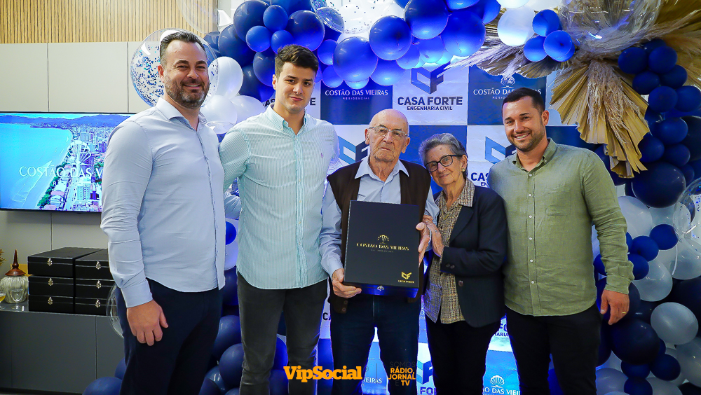 <div class='auto text-center'><a href='https://www.vipsocial.com.br/admin/image/foto/3222/377413lg.jpg' target='_blank' class='btn salvar'> <i class='fa fa-download'></i> Salvar</a> <a href='https://www.facebook.com/sharer.php?u=https://www.vipsocial.com.br/admin/image/foto/3222/377413lg.jpg' class='btn compart' target='_blank'> <i class='fa fa-facebook'></i> Compartilhar</a></div>