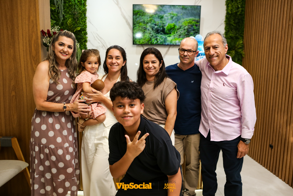  <div class='auto text-center'><a href='https://www.vipsocial.com.br/admin/image/foto/3228/378072lg.JPG' target='_blank' class='btn salvar'> <i class='fa fa-download'></i> Salvar</a> <a href='https://www.facebook.com/sharer.php?u=https://www.vipsocial.com.br/admin/image/foto/3228/378072lg.JPG' class='btn compart' target='_blank'> <i class='fa fa-facebook'></i> Compartilhar</a></div>