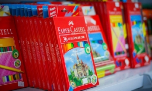 Materiais escolares tem melhor preço para quem compra antecipado