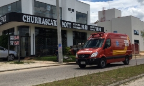 Funcionário é atingido por ferramenta enquanto trabalhava e fica ferido