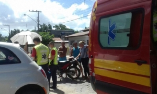 Colisão entre motocicleta e carro é registrada em Tijucas 