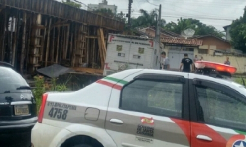 Cadáver de mulher é encontrado com ferimento no crânio