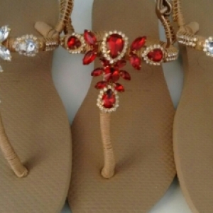 Monte um look moderno e criativo com produtos customizados 