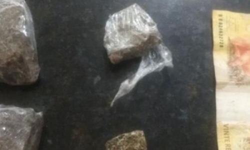 Entregador de drogas é preso em flagrante em Porto Belo    