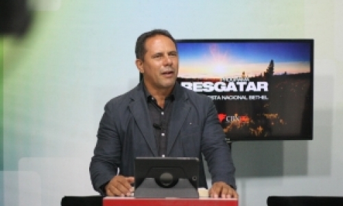 Temas variados, louvor, palavra e entrevistas no programa Resgatar