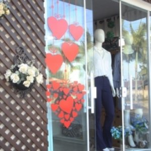 Roupas e acessórios tem descontos de até 40% em peças femininas