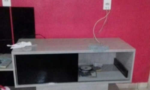 Residência é invadida por criminosos e eletrônicos são furtados 
