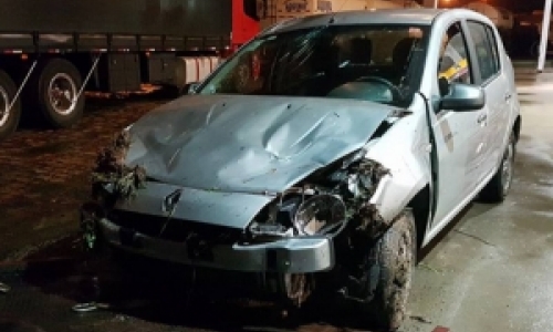 Carro com moradores de Tijucas capota em rodovia no Paraná