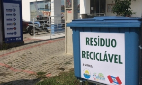 Ecopontos para separação de lixo reciclável é instalado em Porto Belo