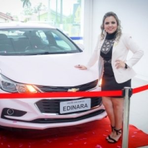 Diretora Mary Kay ganha carro rosa 0KM; veja como foi a entrega