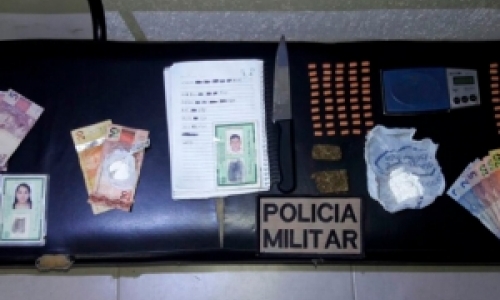 Mulher de 21 anos é detida suspeita de comandar o tráfico
