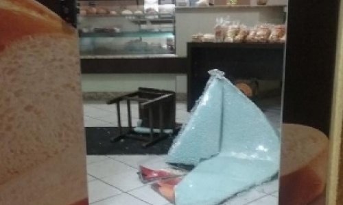 Ao perceber tentativa de furto em panificadora, dona chama polícia