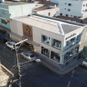 Loja comemora um ano com brinde especial e parcelamento em 6x