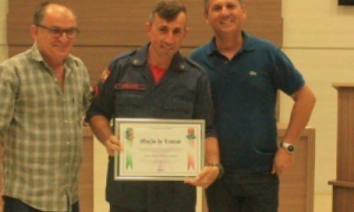 Sessão especial da Câmara homenageia Bombeiros Militares e Comunitários