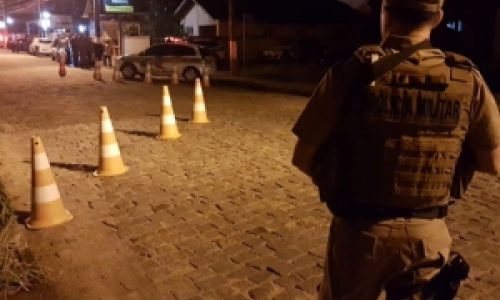 Dois são presos por embriaguez ao volante ao serem abordados em barreira policial