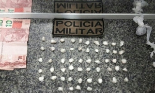 Traficantes são detidos em flagrante em estacionamento de posto de combustível