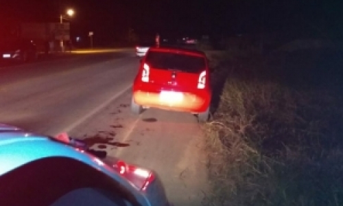 Criminosos fazem arrastão em lanchonete; Na fuga um deles é baleado