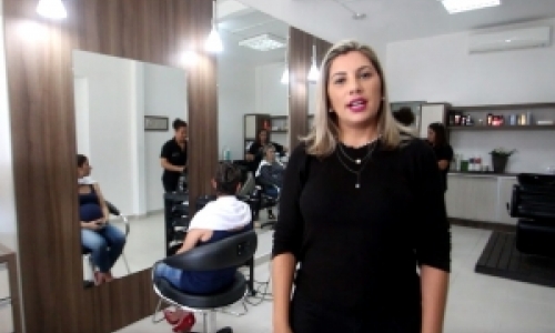 Espaço dedicado à beleza feminina dispõe de vários profissionais no ramo