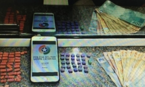 Suspeito de vender drogas em casa noturna é preso com ecstasy, maconha e dinheiro