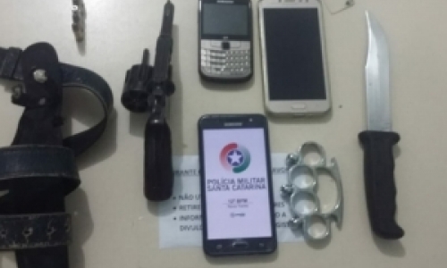 Suspeito de tentativa de homicídio foge com comparsa e é detido; vítima desarmou o algoz
