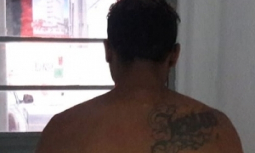 Suspeito de furto se joga no mar na tentativa de escapar da polícia