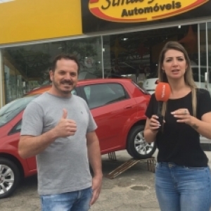 Loja de automóveis abre no feriado e apresenta facilidades no financiamento