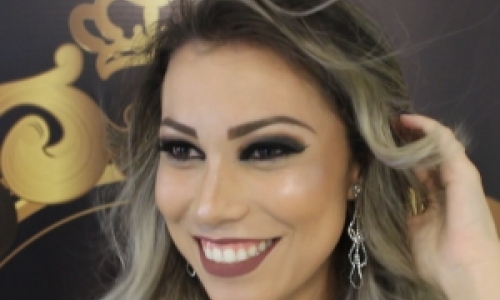 IMPRESSIONANTE: Mulher passa por transformação em um dia de princesa