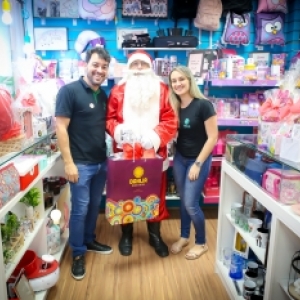 Chegada do Papai Noel na Dahlia Presentes Criativos em Tijucas 