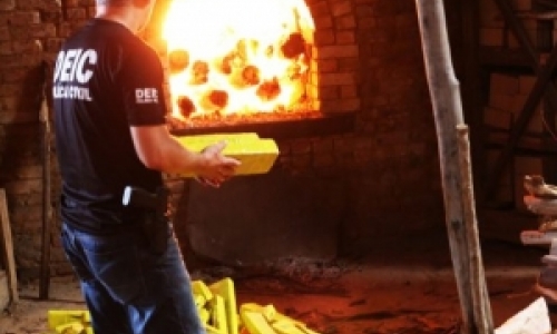 Duas toneladas de drogas e outros produtos são incinerados na região