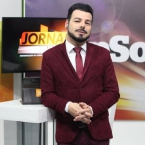 Decote de deputada estadual; estratégia, recado ou mostra de personalidade?