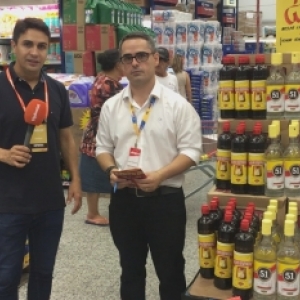 Clientes lotam supermercado para aproveitar ofertas de carnaval