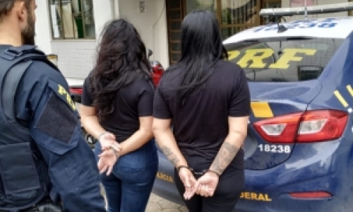 Três pessoas são presas e mercadorias recuperadas após furto em shopping 