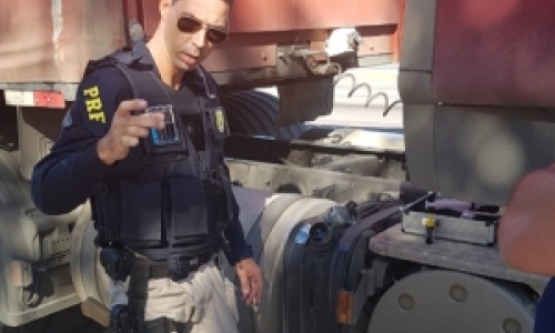 Caminhões são fiscalizados quanto ao uso de reagente que diminui poluentes