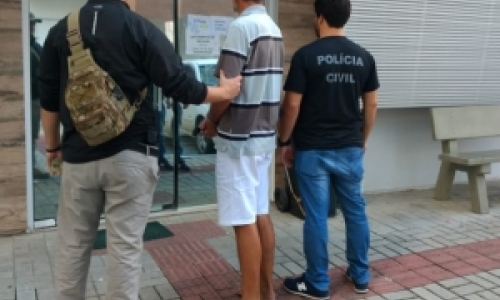 Acusado de pedofilia é preso em flagrante com material pornográfico infantil