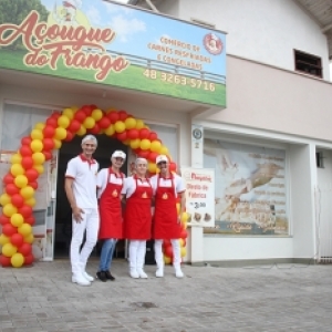 Açougue do Frango completa 1 ano e ganha selo importante