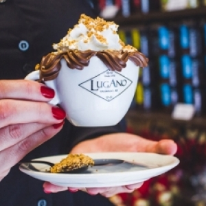 Região ganha loja que une cafeteria, chocolataria e presentes