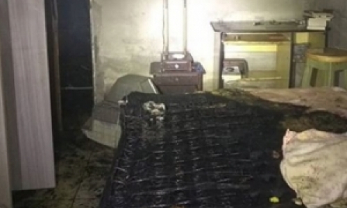 Vizinho relata ter visto homens fugindo logo após casa ser incendiada