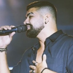 Promoção ingresso duplo para namorados no show do Dilsinho encerra nesta sexta