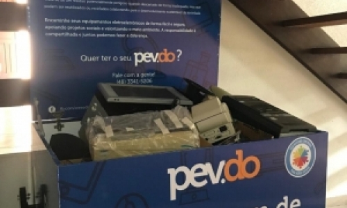 Pontos de coleta de lixo eletrônico são disponibilizados para população