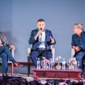 Gigantes do empreendedorismo participam de palestra; Assista na íntegra 