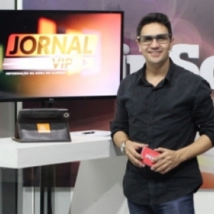 Acidente violento é flagrado por câmeras; Jornal Vip desta segunda, 12 de agosto