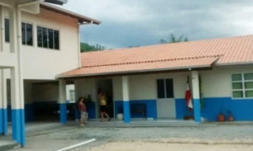 Diretora diz que foi agredida por professora por não aceitar desconto devido falta