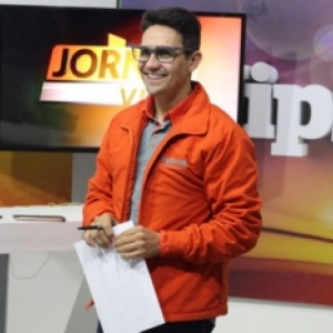 Moradora fecha rua com construção de muro; Jornal Vip desta sexta, 6 de setembro