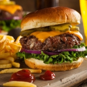 Tijucas ganha aplicativo para pedidos de comida; conheça o delivery much