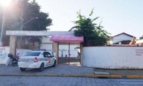 Escola recusa refrigerantes doados por vereadores para festa 